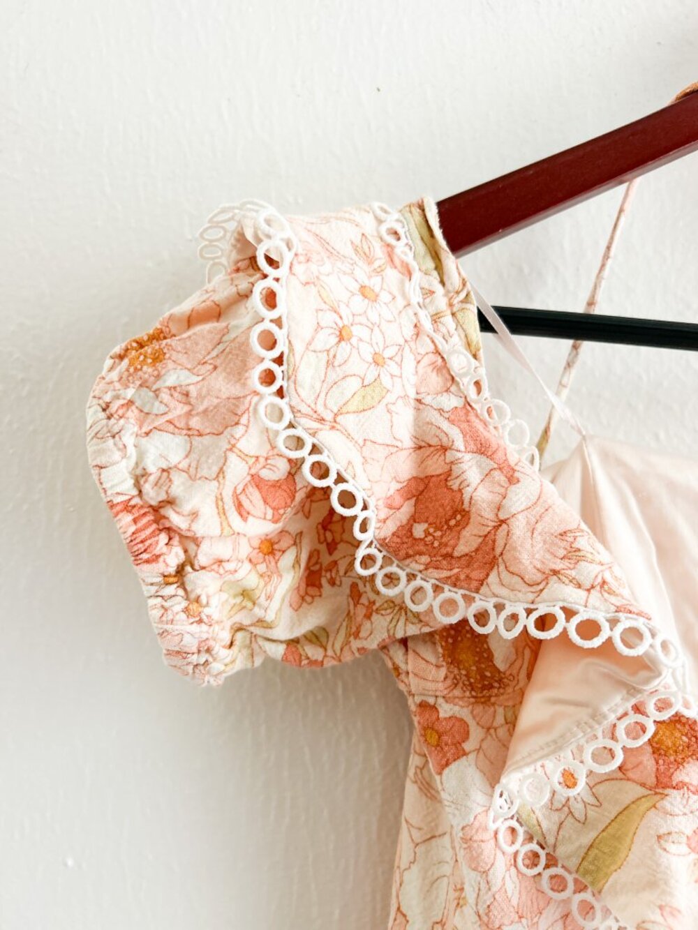 BARDOT Caitlyn Peach Floral Off-the-Shoulder Ruffle Tiered Mini Dress SZ M - Picture 7 of 9